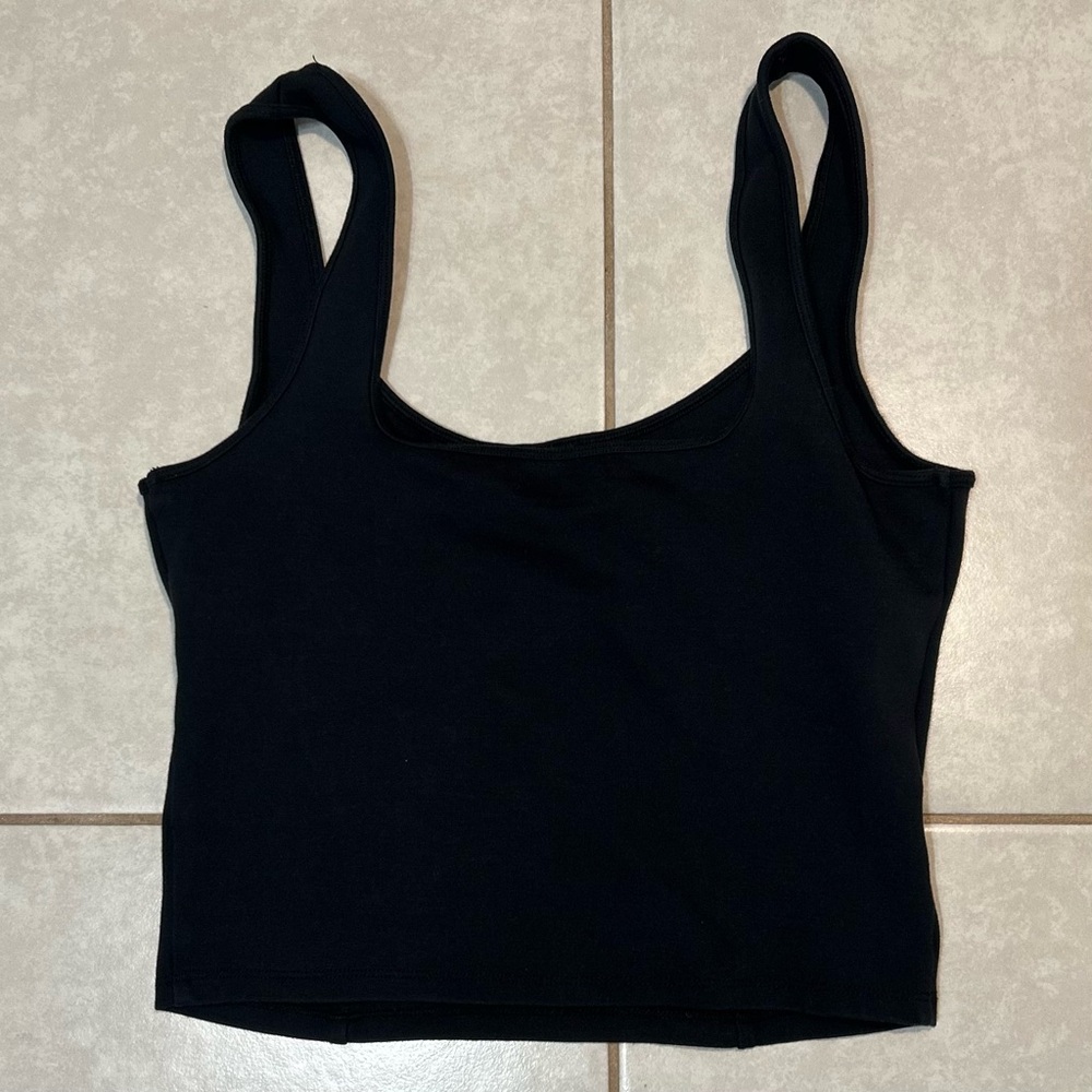 Abercrombie and Fitch Black Cropped Tank Top - Picture 2 of 5